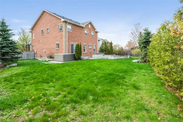 16 Whitmore Crt, House detached with 4 bedrooms, 3 bathrooms and 6 parking in Whitby ON | Image 26