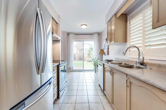 1385 Brookstar Dr, House semidetached with 3 bedrooms, 3 bathrooms and 3 parking in Oakville ON | Image 7