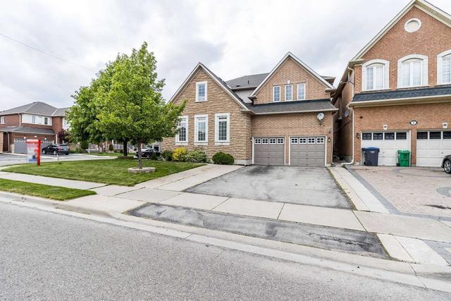 21 Okanagan Dr, House detached with 4 bedrooms, 5 bathrooms and 6 parking in Brampton ON | Image 1
