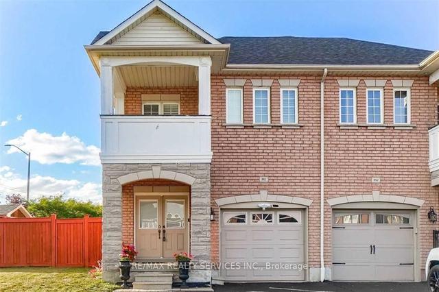 985 Marygrace Crt N, Home with 3 bedrooms, 1 bathrooms and 1 parking in Mississauga ON | Image 1