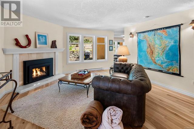 1573 Mayneview Terr, House detached with 3 bedrooms, 3 bathrooms and 4 parking in North Saanich BC | Image 11