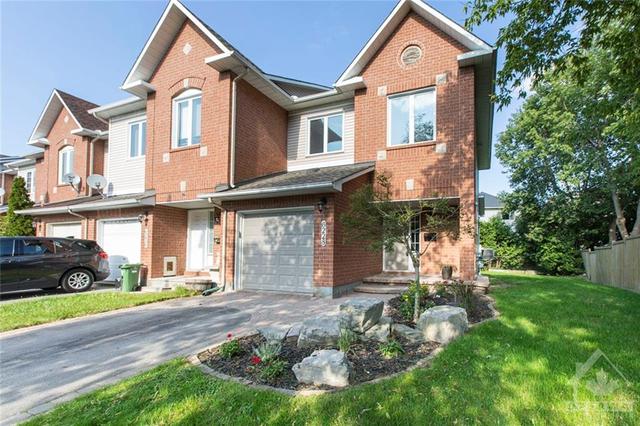 6228 Arbourwood Drive, Townhouse with 3 bedrooms, 3 bathrooms and 3 parking in Ottawa ON | Image 1