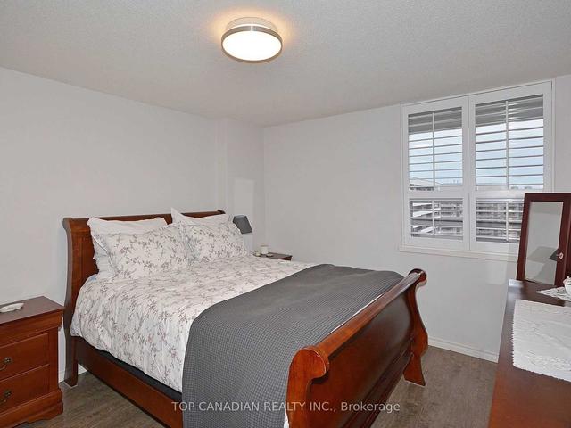 1203 - 1 Royal Orchard Blvd, Condo with 2 bedrooms, 2 bathrooms and 1 parking in Markham ON | Image 20