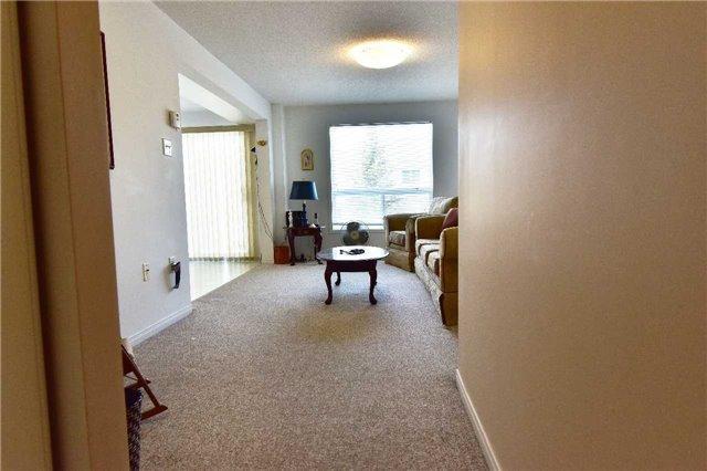 197 Nathan Cres, House attached with 3 bedrooms, 1 bathrooms and 2 parking in Barrie ON | Image 2