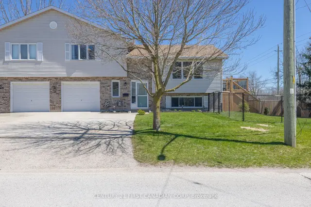 227 Dominion St, House semidetached with 2 bedrooms, 2 bathrooms and 5 parking in Strathroy Caradoc ON | Image 1