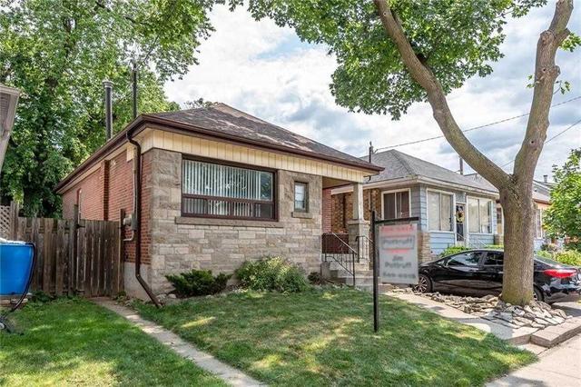 72 Edgemont St N, House detached with 3 bedrooms, 1 bathrooms and 0 parking in Hamilton ON | Image 1