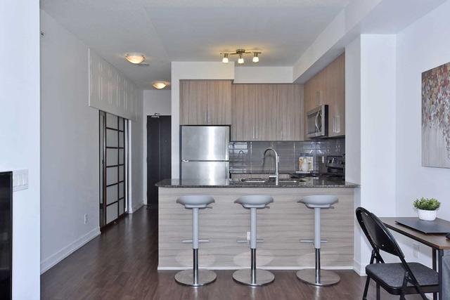 809 - 840 Queens Plate Dr, Condo with 1 bedrooms, 1 bathrooms and 1 parking in Toronto ON | Image 4