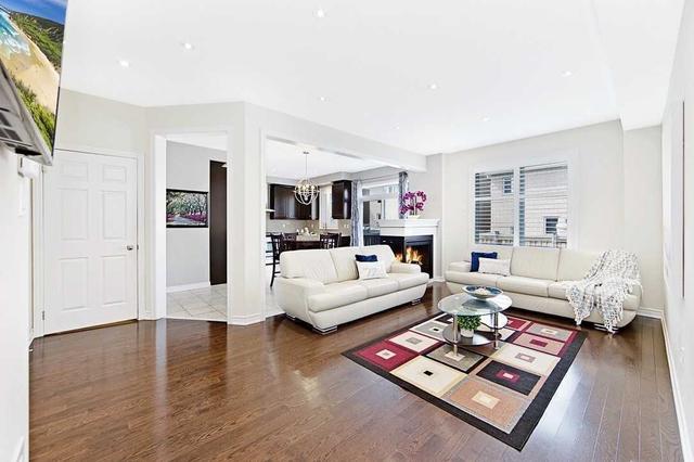 10 Homerton Ave, House detached with 4 bedrooms, 3 bathrooms and 3 parking in Richmond Hill ON | Image 12