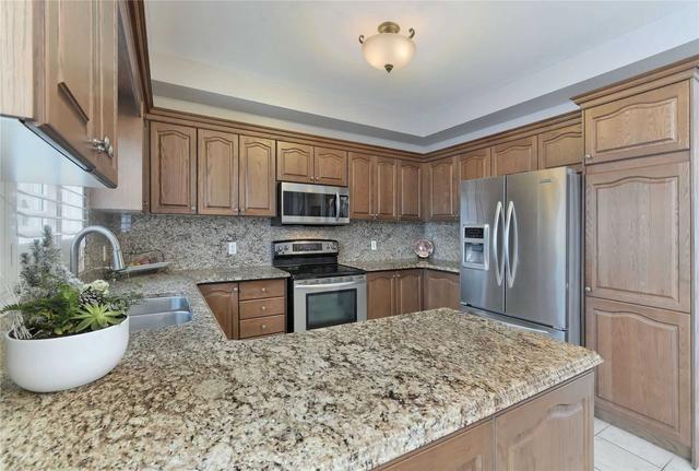 108 Cabin Trail Cres, House detached with 4 bedrooms, 5 bathrooms and 7 parking in Whitchurch Stouffville ON | Image 5