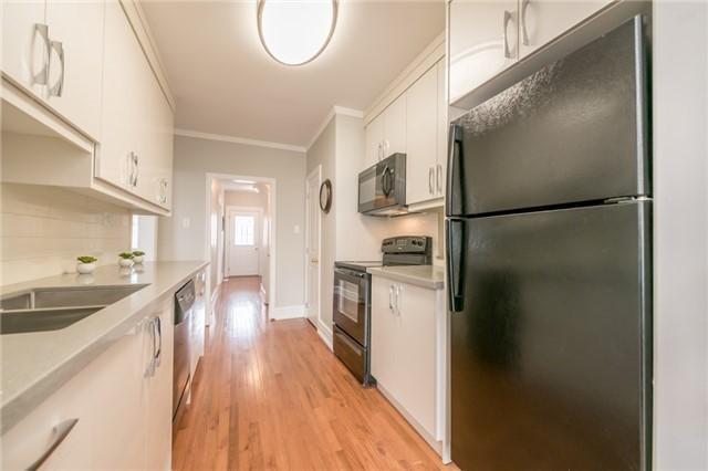59 Thirty First St, House detached with 3 bedrooms, 2 bathrooms and 2 parking in Toronto ON | Image 8