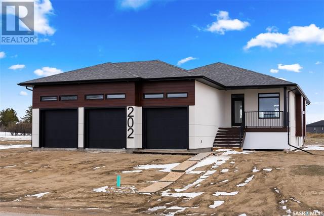 202 Fairway Road, House detached with 5 bedrooms, 3 bathrooms and null parking in Edenwold No. 158 SK | Image 1