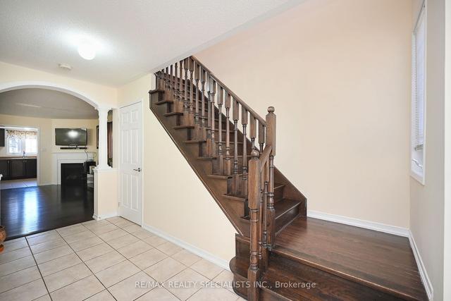 58 Beachville Circ, House semidetached with 3 bedrooms, 3 bathrooms and 3 parking in Brampton ON | Image 10