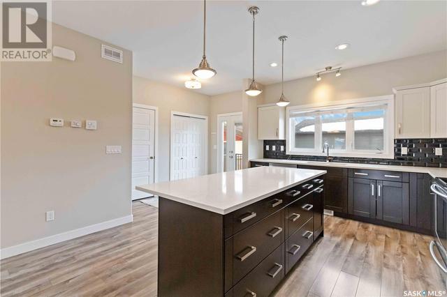 120 3rd Street E, House semidetached with 4 bedrooms, 4 bathrooms and null parking in Saskatoon SK | Image 10