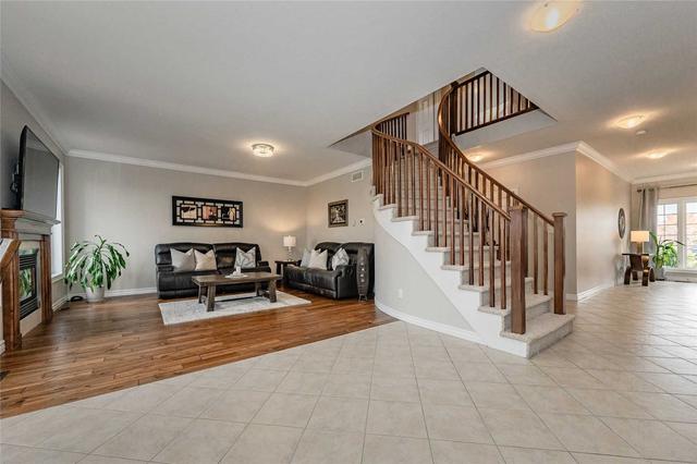 56 Ingram Dr, House detached with 5 bedrooms, 4 bathrooms and 4 parking in Guelph ON | Image 8