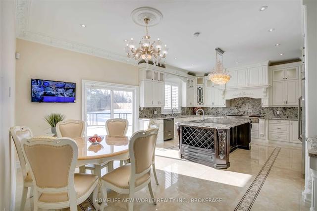 12 Woodland Acres Cres, House detached with 5 bedrooms, 7 bathrooms and 19 parking in Vaughan ON | Image 8