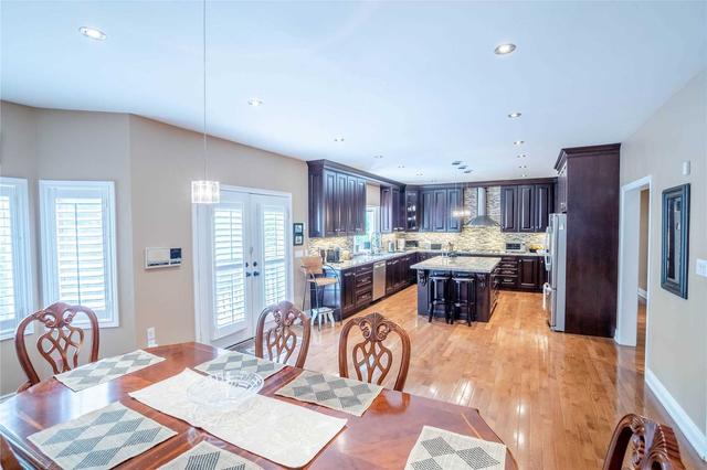 81 Woodview Dr, House detached with 5 bedrooms, 4 bathrooms and 9 parking in Pickering ON | Image 4