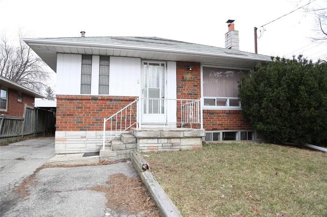 1567 Pharmacy Ave, House detached with 3 bedrooms, 2 bathrooms and 7 parking in Toronto ON | Image 19