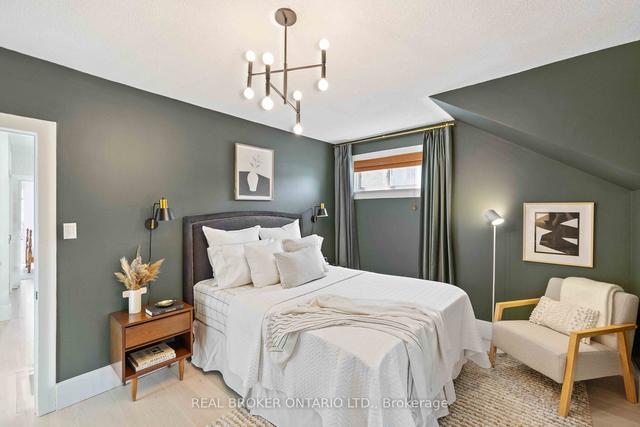 1087 Woodbine Ave, House semidetached with 3 bedrooms, 2 bathrooms and 0 parking in Toronto ON | Image 9