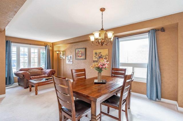 34 Saxon Rd, House detached with 4 bedrooms, 3 bathrooms and 7 parking in Barrie ON | Image 2