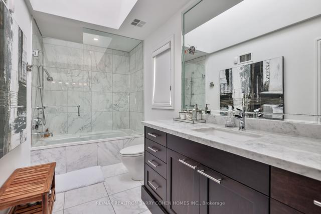 3 Hyde Park Circ, House detached with 4 bedrooms, 9 bathrooms and 9 parking in Toronto ON | Image 22