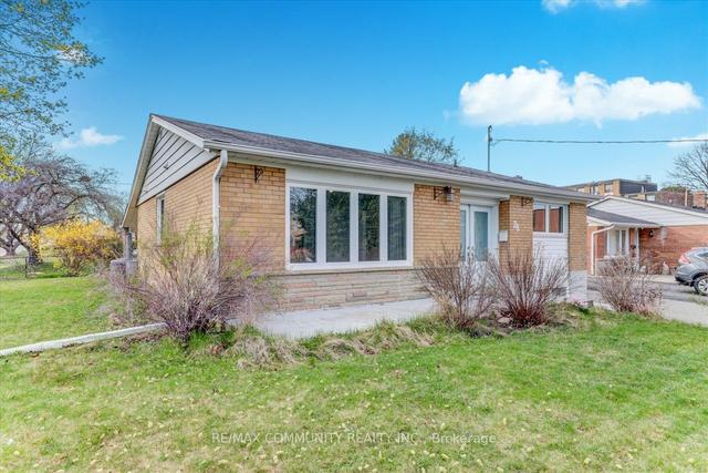 28 Hadrina St, House detached with 3 bedrooms, 2 bathrooms and 7 parking in Brampton ON | Image 26