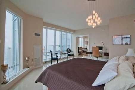 lph5303 - 2191 Yonge St, Condo with 3 bedrooms, 3 bathrooms and 2 parking in Toronto ON | Image 9