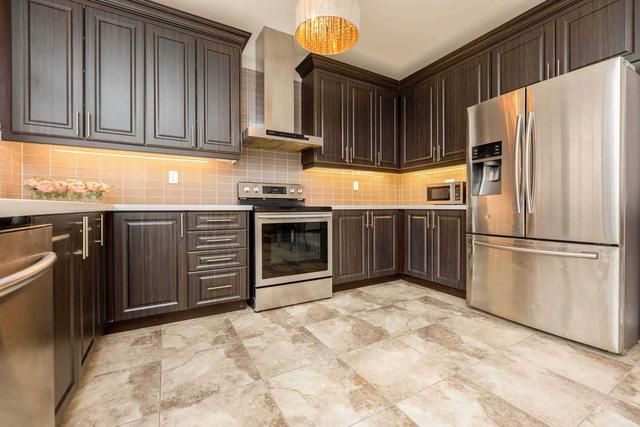 27 Arrowpoint Dr, House detached with 4 bedrooms, 5 bathrooms and 6 parking in Brampton ON | Image 6