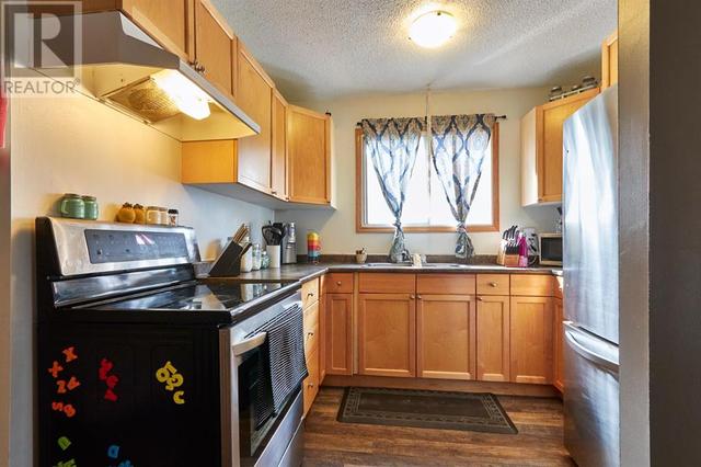 1683 4 Avenue Ne, Home with 3 bedrooms, 2 bathrooms and 1 parking in Medicine Hat AB | Image 7