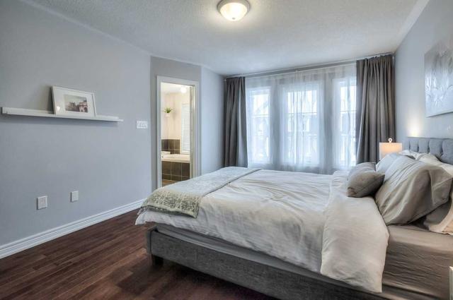 29 Belanger Cres, House attached with 4 bedrooms, 4 bathrooms and 2 parking in Toronto ON | Image 10