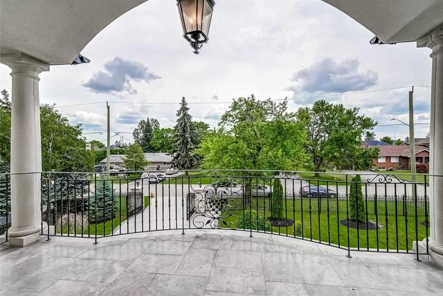 58 Rockview Gdns, House detached with 4 bedrooms, 8 bathrooms and 14 parking in Vaughan ON | Image 31