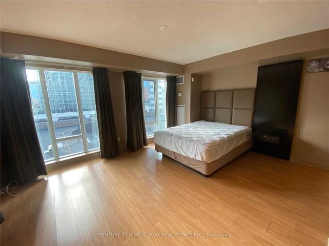 1002 - 200 Victoria St, Condo with 0 bedrooms, 1 bathrooms and 0 parking in Toronto ON | Image 6
