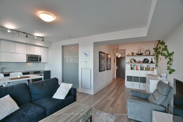 2104 - 80 Marine Parade Dr, Condo with 1 bedrooms, 1 bathrooms and 1 parking in Toronto ON | Image 3