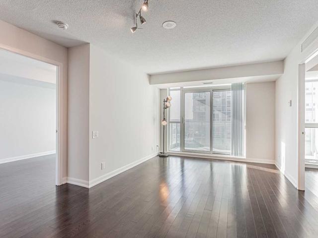 1605 - 17 Anndale Dr, Condo with 1 bedrooms, 1 bathrooms and 1 parking in Toronto ON | Image 3