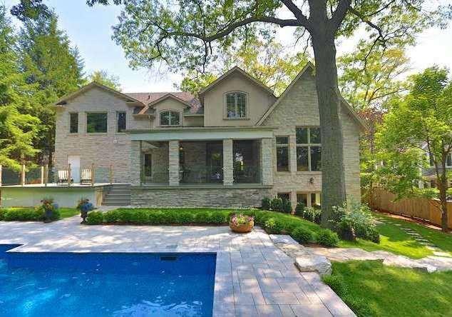 261 Oakhill Rd, House detached with 4 bedrooms, 6 bathrooms and 6 parking in Mississauga ON | Image 2