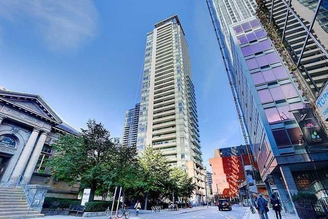 2103 - 18 Yorkville Ave, Condo with 1 bedrooms, 1 bathrooms and 0 parking in Toronto ON | Image 8