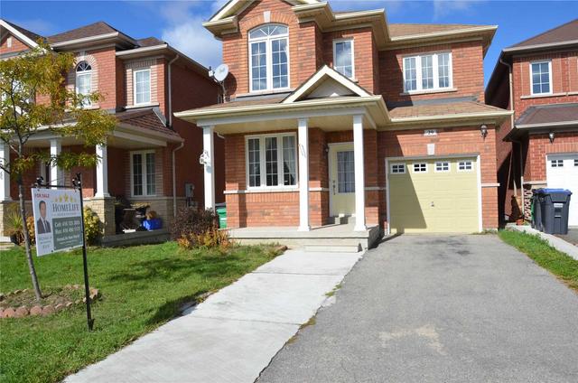 29 Fishing Cres, House detached with 3 bedrooms, 3 bathrooms and 4 parking in Brampton ON | Image 1