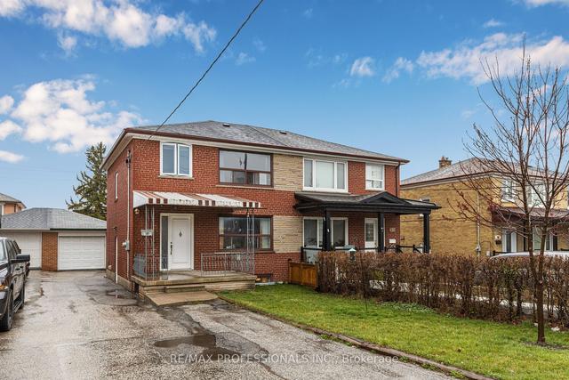 181 Epsom Downs Dr, House semidetached with 3 bedrooms, 2 bathrooms and 6 parking in Toronto ON | Image 1