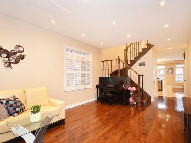 19 Sleightholme Cres, House semidetached with 3 bedrooms, 3 bathrooms and 2 parking in Brampton ON | Image 14
