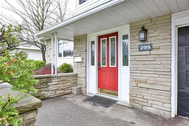 295 Glenridge Drive, House detached with 3 bedrooms, 2 bathrooms and 5 parking in Waterloo ON | Image 3