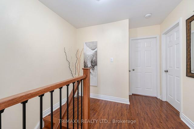 18 Vodden Crt, Townhouse with 3 bedrooms, 3 bathrooms and 2 parking in Brampton ON | Image 9