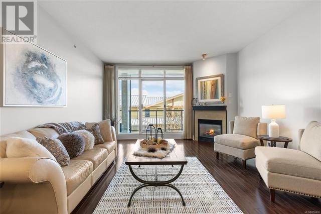 402 - 194 Beachside Dr, Condo with 2 bedrooms, 2 bathrooms and 1 parking in Parksville BC | Image 2