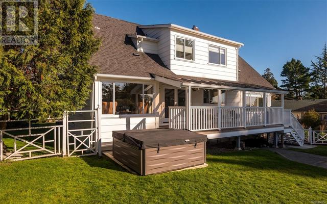 3084 Cadboro Bay Rd, House detached with 5 bedrooms, 3 bathrooms and 2 parking in Oak Bay BC | Image 41