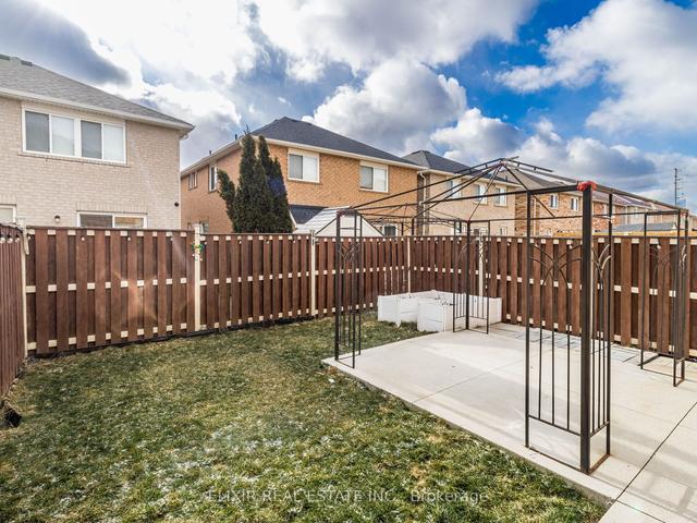 48 Hollingsworth Circ, House semidetached with 4 bedrooms, 4 bathrooms and 4 parking in Brampton ON | Image 32