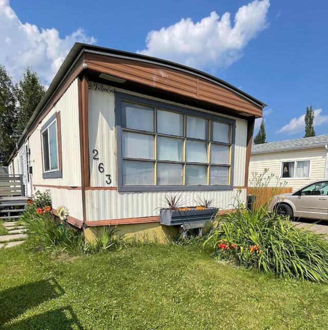 263 - 5344 76 Street, Home with 3 bedrooms, 1 bathrooms and 2 parking in Red Deer AB | Image 1