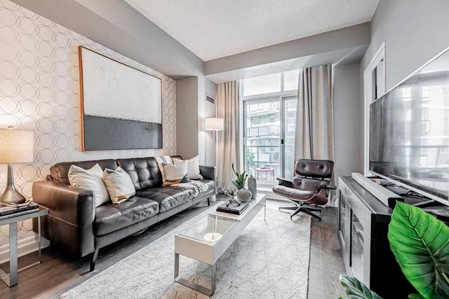 804 - 70 Alexander St, Condo with 1 bedrooms, 1 bathrooms and 0 parking in Toronto ON | Image 1