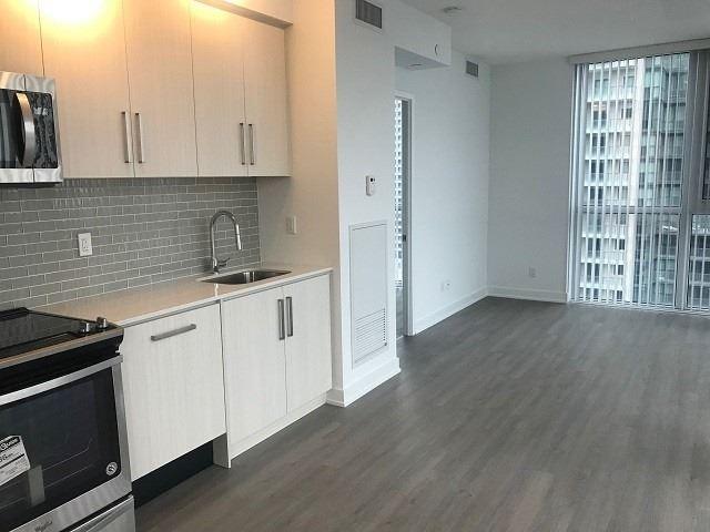 1611 - 5180 Yonge St, Condo with 2 bedrooms, 2 bathrooms and 1 parking in Toronto ON | Image 2