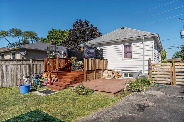253 Grantham Ave, House detached with 3 bedrooms, 2 bathrooms and 3 parking in St. Catharines ON | Image 4