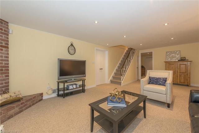 19 Friars Way, House detached with 5 bedrooms, 2 bathrooms and 6 parking in London ON | Image 36