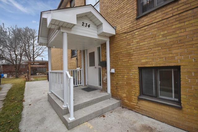 2 - 234 Wilmington Ave, House detached with 2 bedrooms, 2 bathrooms and 2 parking in Toronto ON | Image 17