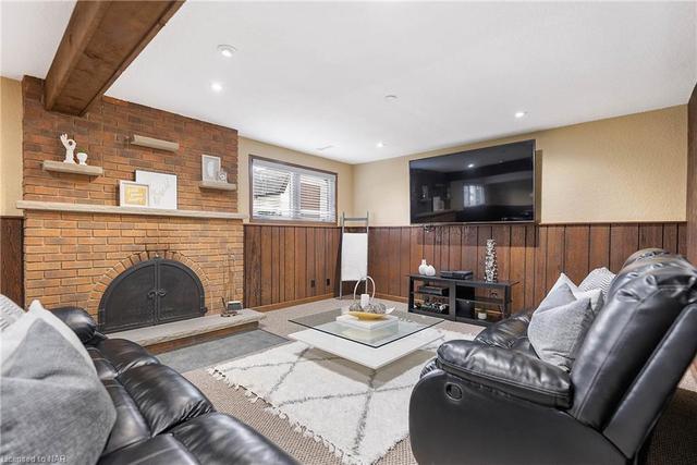 22 Via Dell Monte Drive, House detached with 3 bedrooms, 2 bathrooms and 5 parking in St. Catharines ON | Image 24